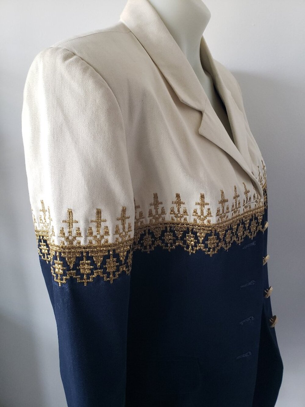 Vintage Bloomingdale's Ivory and Navy Embroidered Blazer Jacket